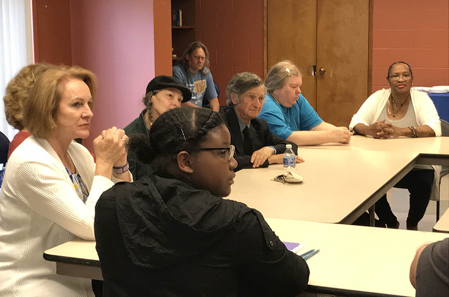 Mayor Jenny Durkan meets with residents