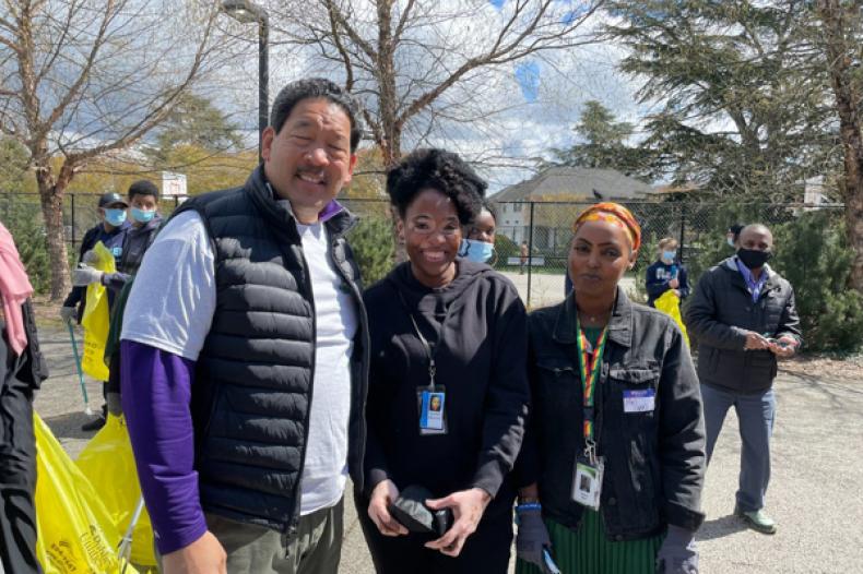 Volunteers with Mayor Bruce Harell 
