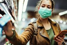 woman wearing face mask